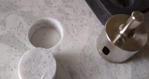 Removal of a core plug of quartz